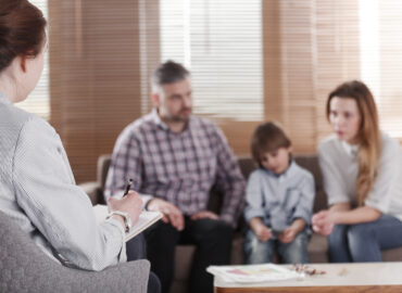 Terapia Familiar: Reconstruyendo Lazos y Fortaleciendo Relaciones